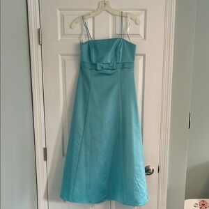 Elegant Blue Sleeveless Dress - David’s Bridal size 4 bridesmaid dress - teal